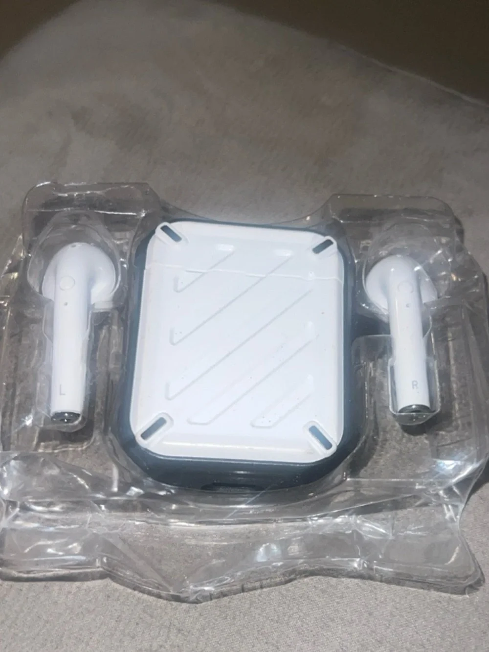Built-tough Soundpods True Wireless Bluetooth 12hrs Carabiner White